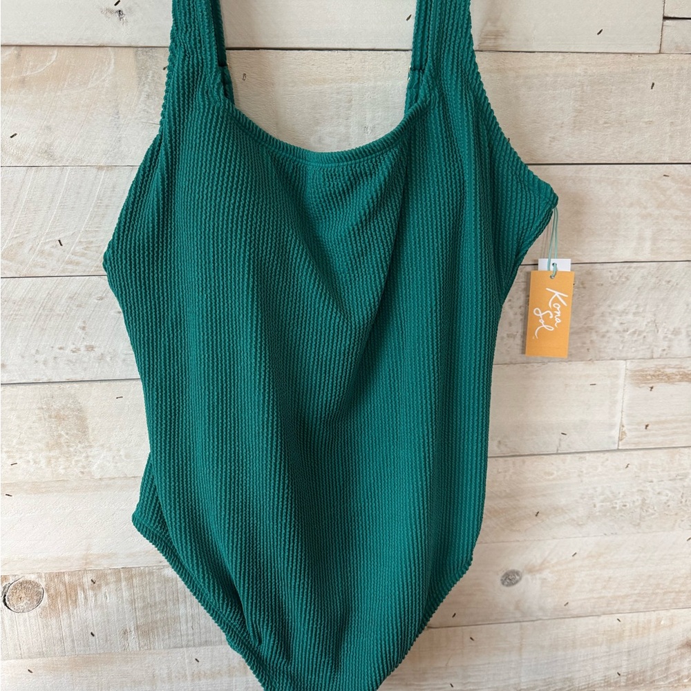 Green Square Neck One-Piece Swimsuit Kona sol
